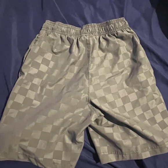 Umbro Gray boys Shorts size 8 - Picture 2 of 4